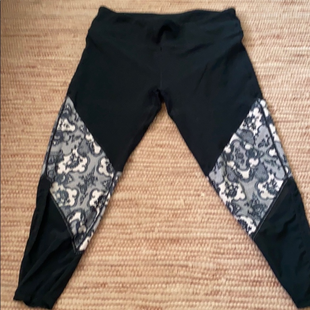 Fabletics Cropped Legging